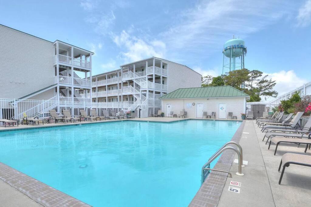 3 Bedroom Condo, Ocean Views & Short Walk To Beach! Oak Island Buitenkant foto