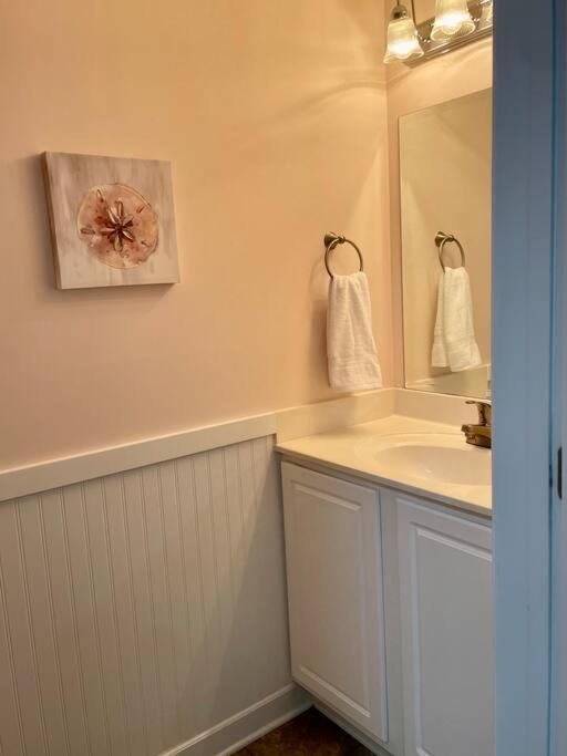 3 Bedroom Condo, Ocean Views & Short Walk To Beach! Oak Island Buitenkant foto