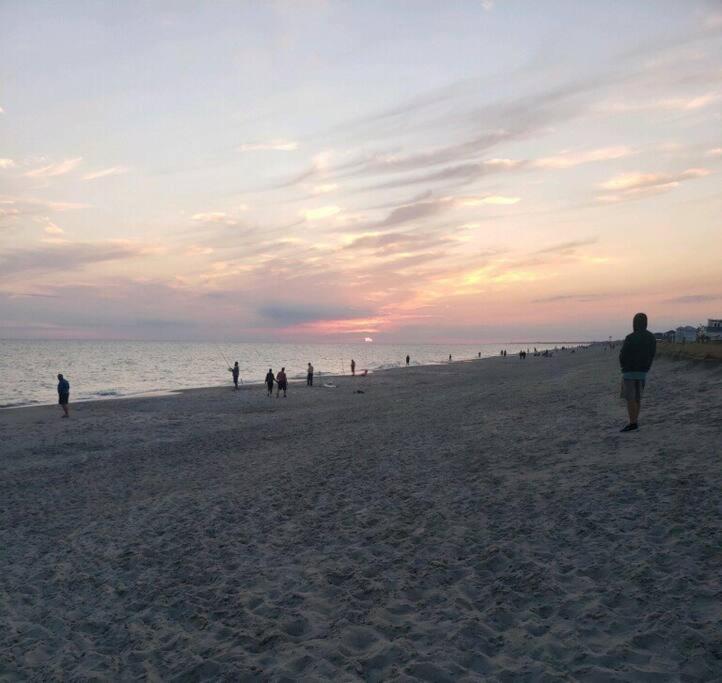 3 Bedroom Condo, Ocean Views & Short Walk To Beach! Oak Island Buitenkant foto