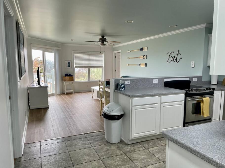 3 Bedroom Condo, Ocean Views & Short Walk To Beach! Oak Island Buitenkant foto