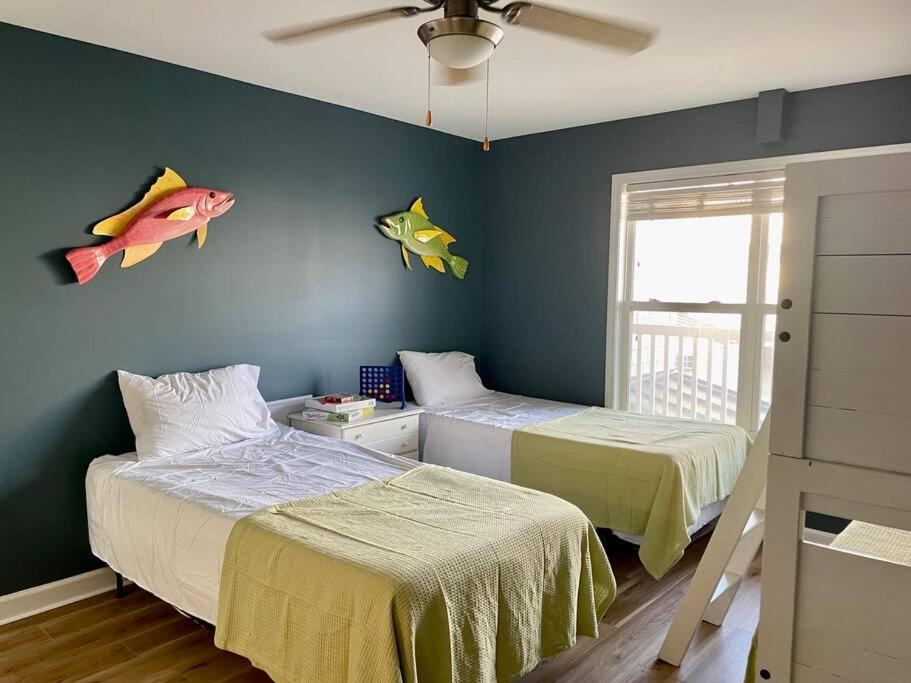 3 Bedroom Condo, Ocean Views & Short Walk To Beach! Oak Island Buitenkant foto